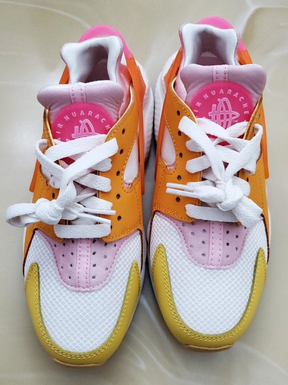 Nike Air Huarache Women's Shoes Size 6 Hyper Pink/Solar Flare - Picture 4 of 12